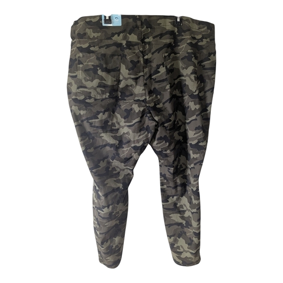 Camouflage Print Pants. Plus Size 4X. New - Picture 6 of 6
